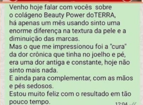 Print de depoimento real de cliente sobre textura da pele e dores no joelho